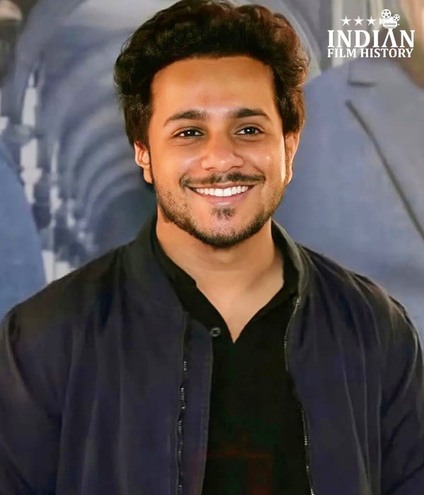 Aamil Keeyan Khan