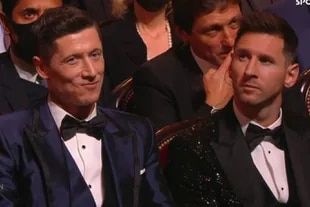 Robert Lewandowski and Lionel Messi, at the 2021 Ballon d'Or gala